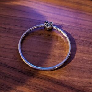 NWOT Pandora Silver Bracelet with Heart Charm